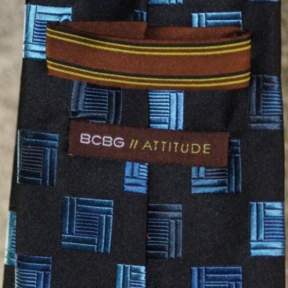 BCBG Attitude Tie Blue Square Pattern Geometric Silk Blend Modern Menswear - Picture 2 of 2